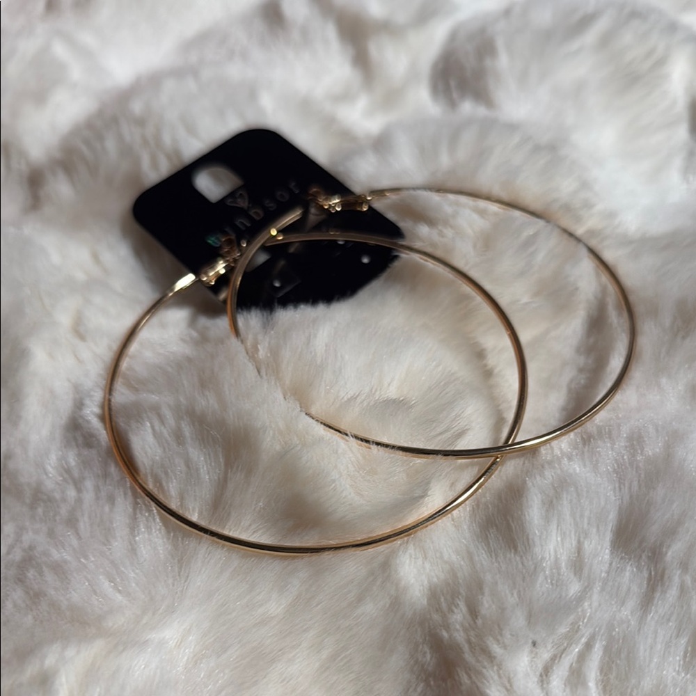 Windsor Chic Gold Hoop Earrings - Picture 2 of 5